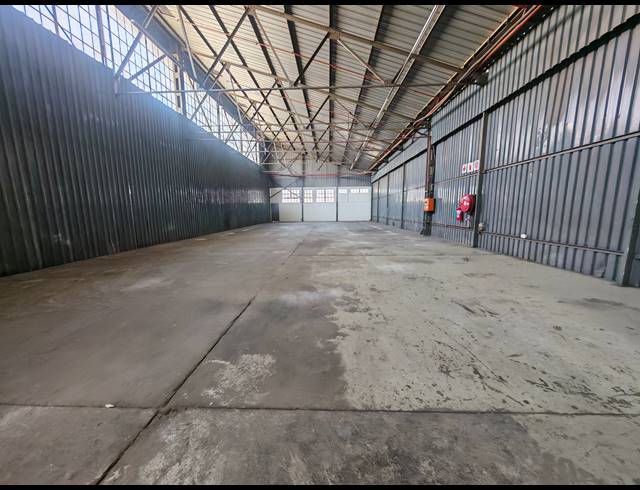 352M² WAREHOUSE TO LET IN CITY DEEP